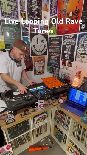 Live Loopibg Classic rave tunes #rave #livelooping #vinylcollection #scratchdj #oldschool