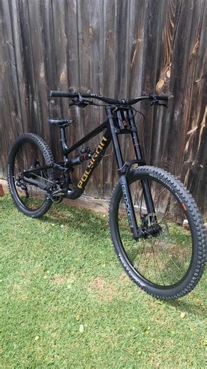 Introducing the New Polygon DH7 Mountain Bike