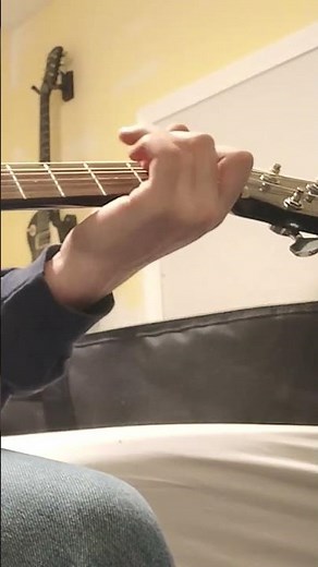 in the middle of learning Tennessee flat top box by Johnny cash (part 1) 😊