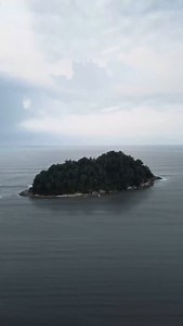 18K views · 373 reactions | ‼️SOS signal with a flashlight   •••••••••••••••••••• #littos #sos #sosbyflashlight | Love in The Time of Sports | Facebook