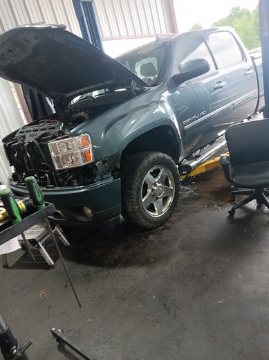 #chevy #rearmainseal #5.3 #trucks #repeat I swear this is the millionth one I've done! #itsnoteasy #yolo #fyp takes me 3 hours to do job how about y'all?