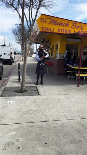 ☘️ #themunchbox #california #burger #food #bagpipe #burger #foryoupage #foryou #fyp #burgerlover