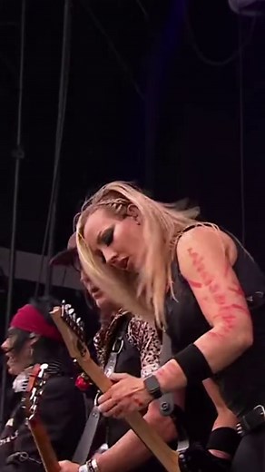 Alice Cooper Live Performance of 'Black Widow' Song