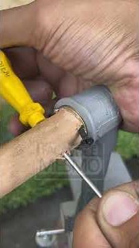 The right method to remove a broken thread from a fitting#USDIY #QuickFix #BrokenThread