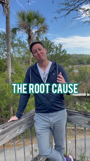 Hey, gut health enthusiasts! 🌟 It's @theguthealthmd here with some science-backed advice on tackling acid reflux! 🔬 Motility is the secret weapon 💪 in the battle against acid reflux, as it helps move food through your digestive system more efficiently. We want our esophagus to push food through to our stomach, our stomach to push through to our intestine, and so on. Keep it moving through. Better motility means less chance for acid to flow back into your esophagus, reducing those pesky reflux