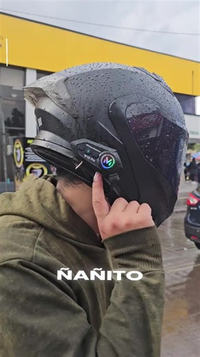 Intercomunicadores Y12 pro en Ecuador😍✨🏍️ Tienen resistencia frente al agua😱✨✨❤️ 098✨015✨6049 INTERCOMUNICADOR Y12 PRO – POTENCIA, CONEXIÓN Y LIBERTAD EN CADA RUTA 🎧📡 Somos Ruta de Gracia 📍 desde Quito – Ecuador y traemos para ti uno de los intercomunicadores más completos y buscados por los moteros: el increíble Y12 Pro 💥 El Y12 Pro es uno de los pocos intercomunicadores que te permite escuchar música 🎶 y hablar con tu copiloto 🗣️ al mismo tiempo, sin que se corte el audio. Ideal para 