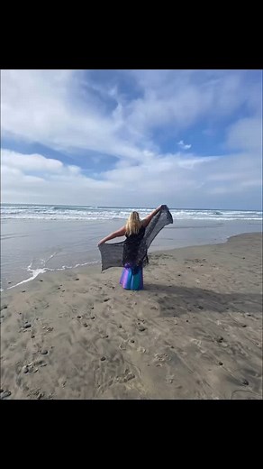 Dancing with my veils at the beach today! Did I mention how much I love dancing with veils and fan veils?! Looking forward to teaching a veils/fan veils class soon! 😊❤️ #makemagic #dancingonthebeach #mermaid #bellydance #goddesslife #dancewithveils #fanveils #cardiffbeach #encinitas #sandiego #california #chakragoddess #chakragoddessdance #dance | Kimberly Savage