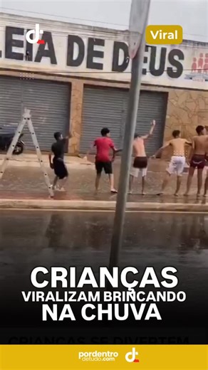 Por Dentro de Tudo | Notícias MG e Brasil on Instagram: "🌧️ Vídeo mostra crianças transformando chuva em brincadeira e arrancando sorrisos nas redes Um vídeo que circula nas redes sociais mostra crianças se divertindo na rua durante a chuva enquanto carros passam por poças d’água. A cada veículo que se aproxima, a expectativa aumenta e o momento se transforma em gargalhadas e diversão. A cena chamou atenção por retratar a leveza da infância, em que situações simples viram brincadeira e a rua se