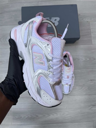 Soft girl sneakers New balance 530 white silver/ice wine/mid century pink Size 36-43 3500 ksh #creatorsearchinsight #newbalance530 #pinkshoe #girlysneakers #kenyantiktok🇰🇪