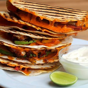 Crunchy Cheesy Chicken Tacos | Twisted