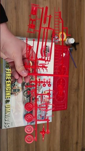 Airfix 1:32 scale Airfix Dennis Fire Engine & Omnibus kit!