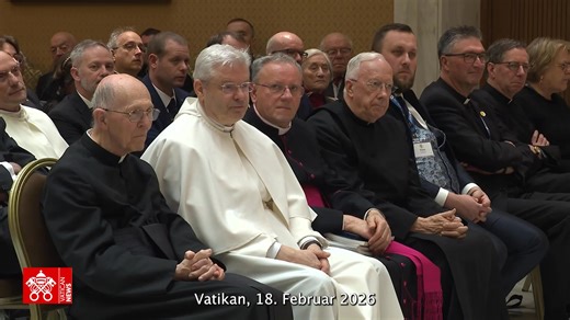 In einer privaten Begegnung am Rande der Generalaudienz hat Papst Leo XIV. an diesem Mittwoch die Mitglieder der Vereinigung „Pro Petri Sede“ empfangen. In einem Saal bei der Audienzhalle würdigte er das Engagement der Gruppe, die sich historisch aus den Verteidigern des Kirchenstaates entwickelt hat und heute eine moderne Mission der diplomatischen und caritativen Unterstützung verfolgt. 👉 https://is.gd/DW97S7 | Vatican News