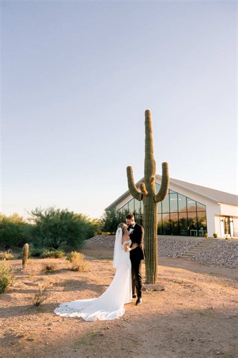 Natural Wedding Portraits in Arizona's Golden Light
