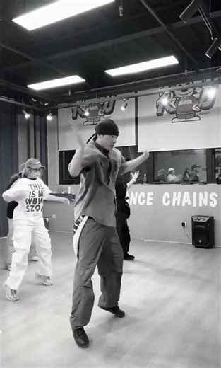 Unlock Hip Hop Moves: Essential Skills for Street Dancers