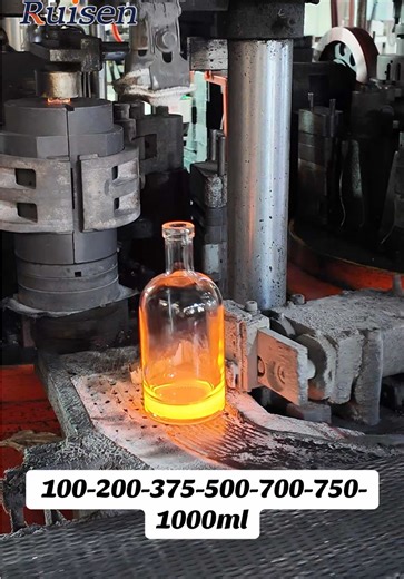 It cannot be denied that the classic glass bottle shape is the most popular and widely used wine bottle on the market #whiskybottle #vodkabottle #whisky #vodka #gin