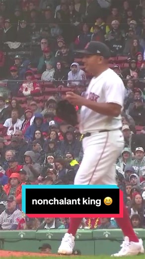 Ranger Suarez fielding ground balls nonchalantly is so back 😂 He took a second to admire the baseball after the 100.9 MPH comebacker from Nick Castellanos! #mlb #baseball #boston #funny @Boston Red Sox