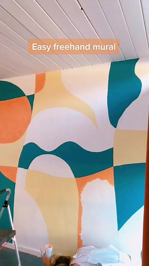 Easy Freehand Mural Tips for DIY Abstract Art