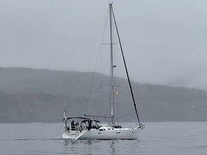 Lewmar Hatches: How to install hatch acrylic and seal.