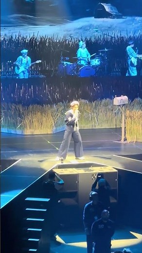 Conan Gray concert in Dublin (Never Ending Song) pt1
