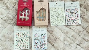 48Pcs Christmas Short Press On Nails with 6Pcs Christmas Nail Art Stickers, ABS Flexibility Square Nail Manicure Set Cute Decals DIY Xmas Winter Nail Design Decoration