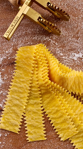 Eduardo Pasinelli | ⬇️ How to make Reginette with pasta ruvida. 📕 For the dough: • 200g (7 oz) 00 flour • 180g (6.34 oz) egg yolks • 1 tsp salt... | Instagram