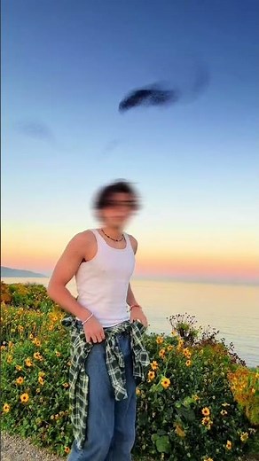 Auto Blur All Faces in Photos And videos with AI. 100% offline processing #tech #blurface #hideface