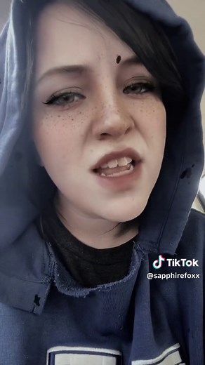 Sapphirefoxx (@sapphirefoxx)’s videos with original sound - .