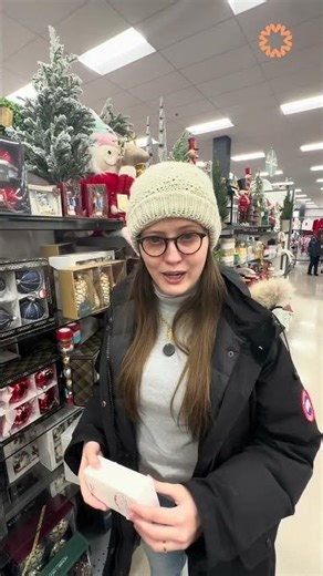 How to use ORNAMENTS and the verb DECORATE in English | English in real life