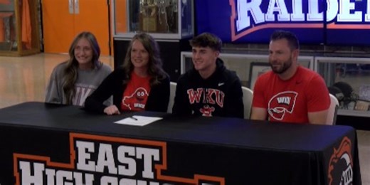 Siouxland stars sign the dotted line