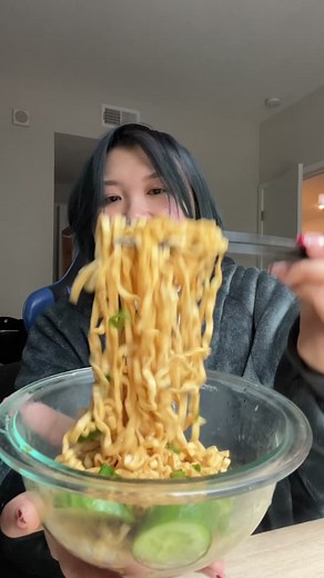Delicious Momofuku Squiggly Noodles Review: Spicy Soy Noodles