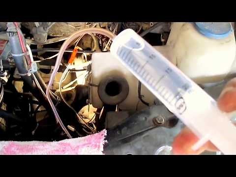 HOW TO BLEED THE CLUTCH QUICKLY AND WITHOUT AN ASSISTANT!!!