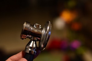 The Pros and Cons of Using A Dual Head Stethoscope - Best Stethoscope Reviews