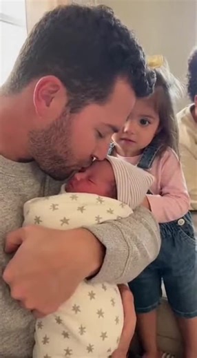 Daddy Kissed the Baby First… Big Sis Was NOT Ready 😭😂