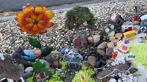 21 reactions · 3 comments | #DailyCharm! This incredibly charming display on Newport is a must see ❤️❤️ Holly Barr | Willow Glen Charm | Facebook