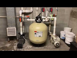 How does a jacuzzi pool work?