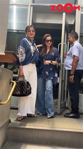 Raveena Tandon tells Neelam Kothari to 'COME FAST' & pose with her for paps #shorts #raveenatandon