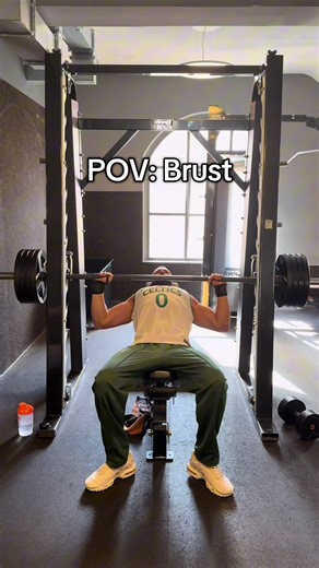 Krafttraining POV: Einblicke in verschiedene Muskelgruppen