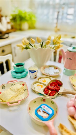 ‎شيماء بهاء الدين‎ on Instagram‎: "اش تحبون اكثر النهار لو الليل 🌞 🌙. . . . . . #شمس #ترند #مطبخ"‎