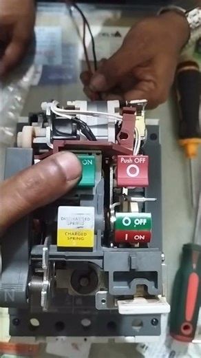Motorised MCCB Testing Moments 630A ABB 👌👌💥💥