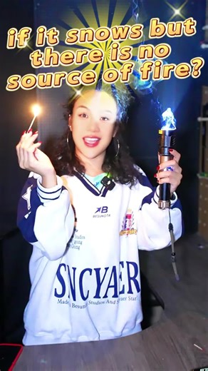 What should i do if there is no lighter when it snows #fyp #flashlight #outdoors #livestream #skyfire