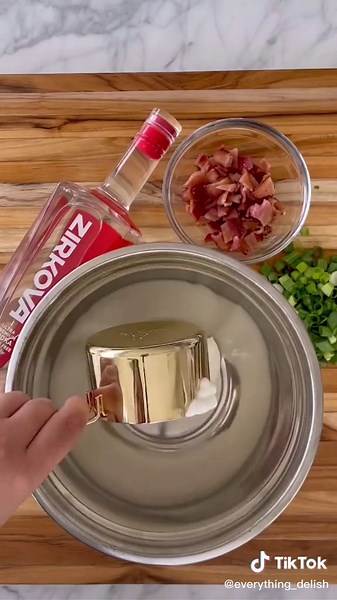 Delicious 5-Minute Bacon Cheddar Dip Recipe