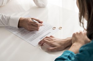 4 Contoh Surat Talak Cerai dan Ketentuan Pengajuan ke Pengadilan - Sonora.id