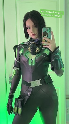 Learn Viper's Playstyle and Abilities in Valorant