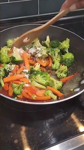 VEGETABLE LO MEIN USING SPAGHETTI NOODLES