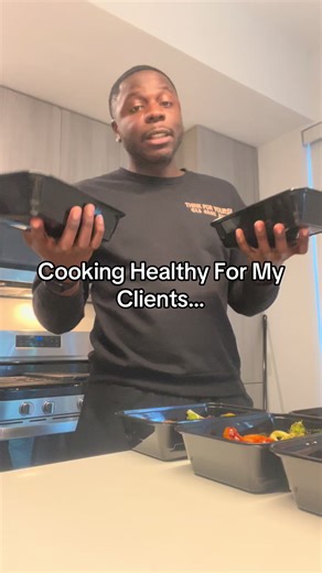 Cooking clean, macro-balanced meals all week for my clients… Then I clock out and order a burger. Don’t judge me 😂 Even private chefs need a cheat meal. #ChefLife #PrivateChefAtlanta #FoodCreator #KitchenConfessions #TylerEats