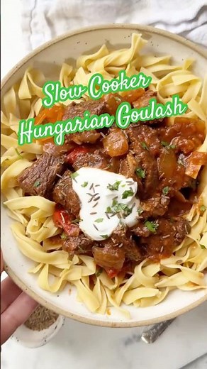 Slow Cooker Hungarian Goulash