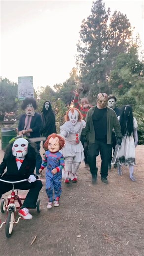 374K views · 6.8K reactions | IT’s Friday! 嵐who are you vibing with? #cosplayers #pennywise #freddykrueger #michaelmyers #ghostface #jasonvorhees #samara #chucky #leatherface #billythepuppet | Twisted Pennywise / Michael Taeza | Facebook