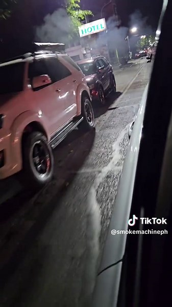 Thai Drag Race featuring Toyota Innova