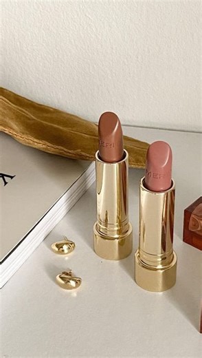 Makeup Artistry on Instagram: "Ruby woo lipstick with gloss chefs kiss 🤌🏽 Model: @mokageorges . . . . . . #montrealmakeupartist #makeupartist #montrealmakeup #mua #montreal #makeuptutorial #makeup #makeupideas"