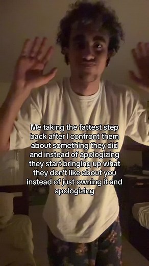 فيديو أنشأه sanadily (@youssefsanadily) باستخدام me taking a step back